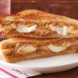 PEANUT BUTTER AND BANANA SANDWICH